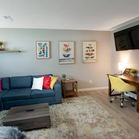 2 Bed Townhome Saint Charles